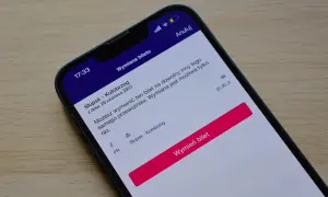 Ekran smartfona z aplikacją PKP pokazującą opcję wymiany biletu.