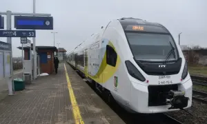 Szynobus PKP Gorzów czeka na peronie 4. Sprawdź rozkład jazdy i wyrusz w podróż!