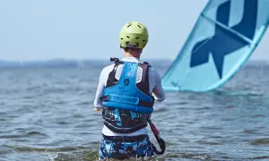 Kitesurfing: jaki latawiec na początek, by uniknąć frustracji?