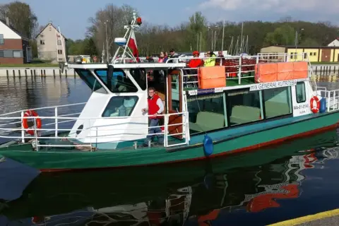 Jak dojechać z Elbląga do Krynicy Morskiej - najlepsze opcje transportu