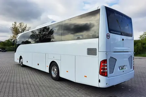 Czy kursuje autobus Białystok Kołobrzeg? Sprawdź rozkład i ceny!