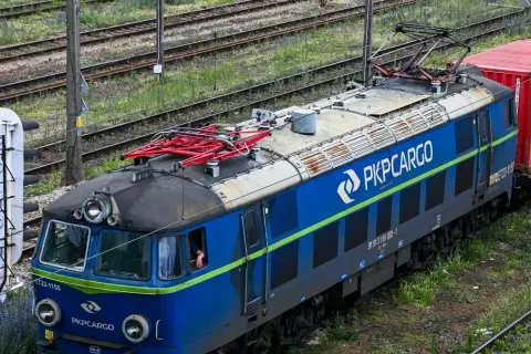 Ile zarabia naczelnik PKP Cargo? Zaskakujące fakty o wynagrodzeniu