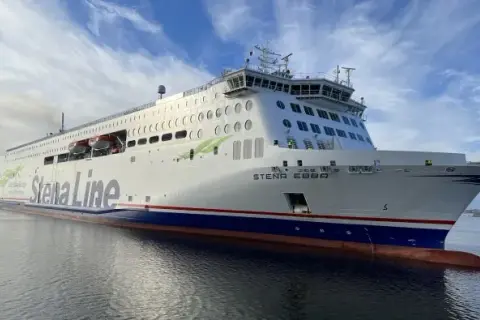 Gdynia-Karlskrona: Ile trwa rejs promem? Praktyczny przewodnik