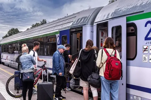 Ile jest zniżki na bilet ulgowy PKP? Sprawdź, kto może skorzystać
