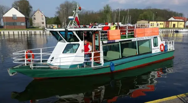 Jak dojechać z Elbląga do Krynicy Morskiej - najlepsze opcje transportu