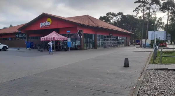 Gdzie zaparkować w Helu? Sprawdź dostępność i ceny parkingów