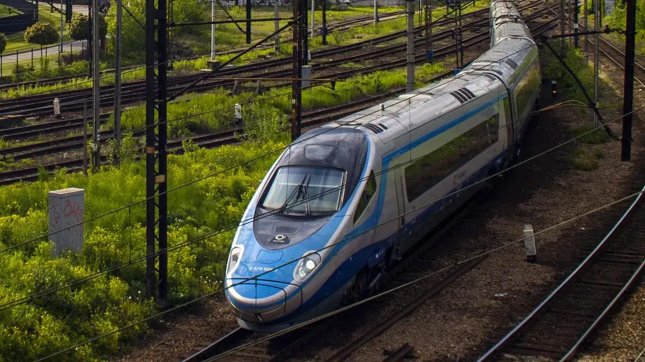 Zdjęcie Pendolino co to – poznaj cechy i tajemnice pociągu wysokich prędkości