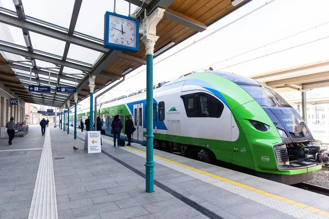 Zdjęcie Czy można kupić bilet intercity w pociągu? Oto, co musisz wiedzieć