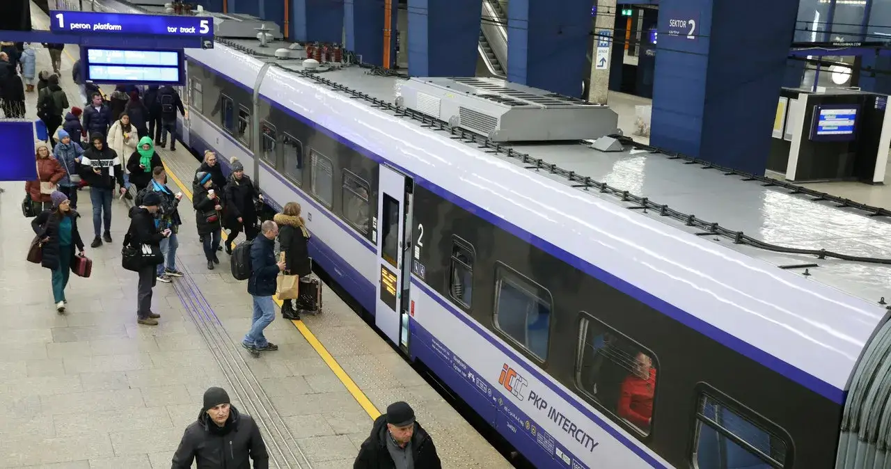 Zdjęcie Ile czasu na zwrot biletu intercity? Sprawdź ważne zasady refundacji